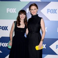 Zooey y Emily Deschanel en la Fiesta de Verano de la Fox 2013