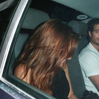 Henry Cavill es pillado en el coche con una chica