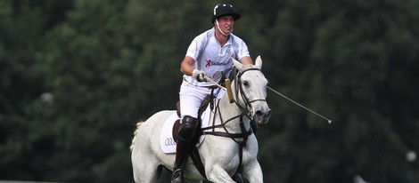 El Príncipe Guillermo disputa un partido de polo en Ascot