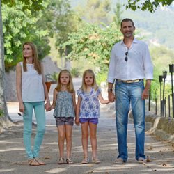 Los Príncipes de Asturias y las Infantas Leonor y Sofía a su llegada a la Granja de Esporles de Mallorca