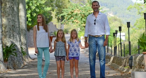 Los Príncipes de Asturias y las Infantas Leonor y Sofía a su llegada a la Granja de Esporles de Mallorca