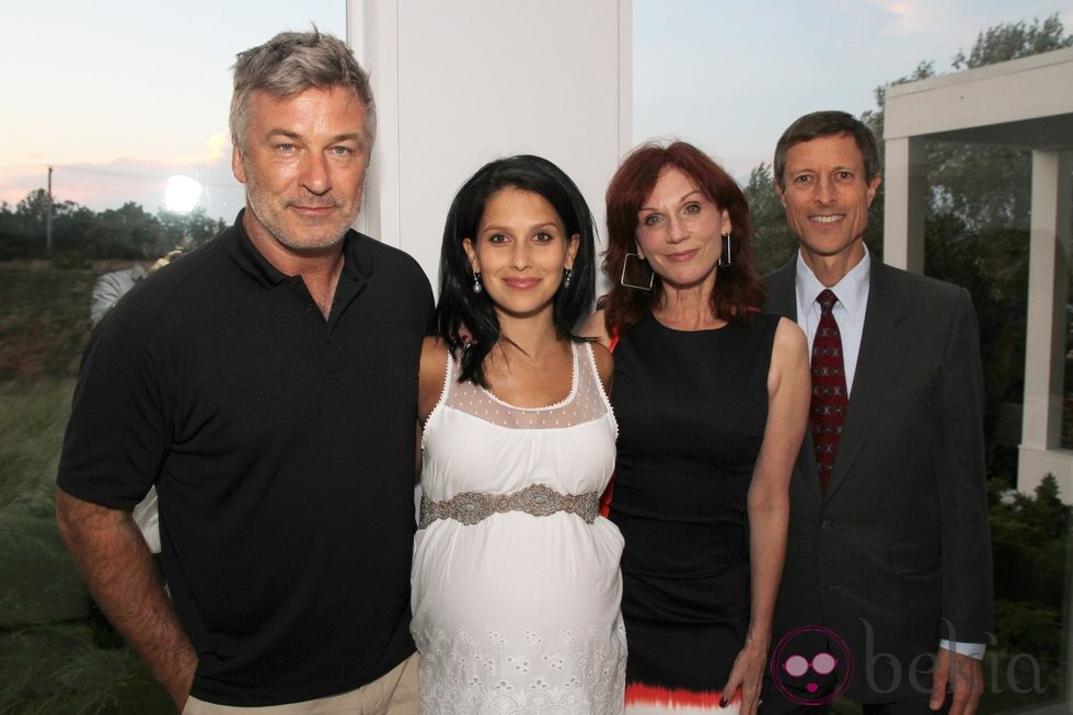 Alec Baldwin e Hilaria Thomas en la fiesta-presentación de un libro 