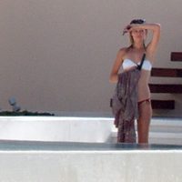 Toni Garrn en bikini durante sus vacaciones de verano en Ibiza