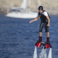 Leonardo DiCaprio practicando flyboard en Ibiza