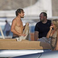 Leonardo DiCaprio sin camiseta durante una jornada marinera en Ibiza