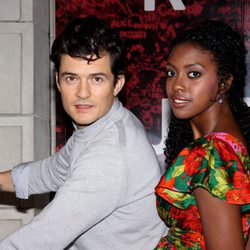 Orlando Bloom y Condola Rashad en la presentación de 'Romeo y Julieta'