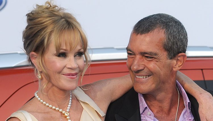 Melanie Griffith y Antonio Banderas, abrazados en la Starlite Gala 2013