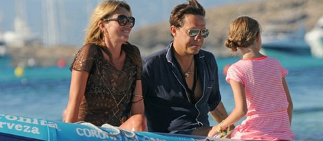 Kate Moss, Jamie Hince y Lila Grace en Formentera