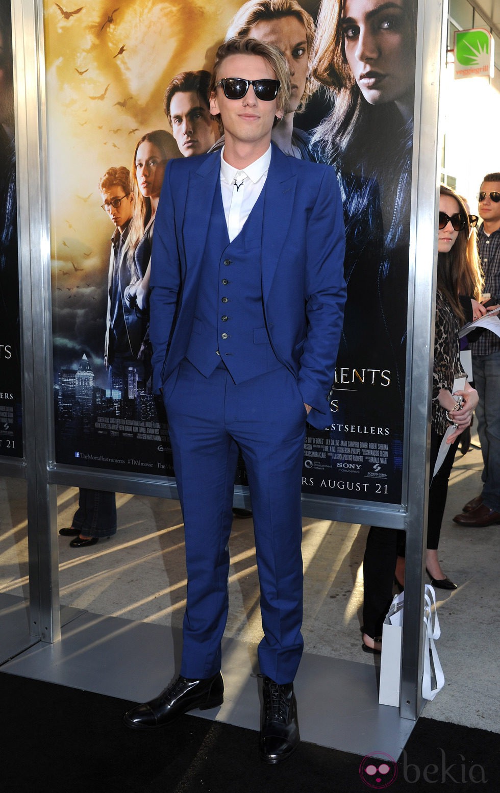 Jamie Campbell en el estreno de 'Cazadores de Sombras: Ciudad de Hueso' en Los Ángeles