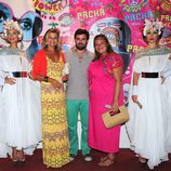 Caritina Goyanes, Antonio Matos y Cari Lapique en la fiesta Flower Power de Ibiza 2013