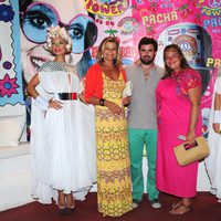 Caritina Goyanes, Antonio Matos y Cari Lapique en la fiesta Flower Power de Ibiza 2013