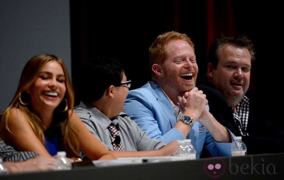 Sofia Vergara, Rico Rodriguez, Jesse Tyler Ferguson y Eric Stonestreet en la lectura del primer capítulo de la quinta temporada de 'Modern Family'