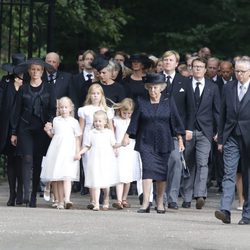 La Familia Real Holandesa a su llegada al funeral del Príncipe Friso de Holanda