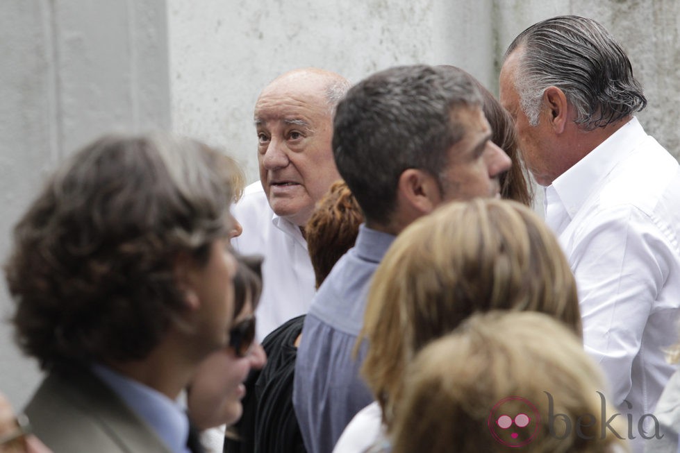 Amancio Ortega en el funeral de Rosalía Mera