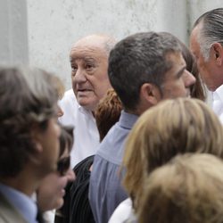 Amancio Ortega en el funeral de Rosalía Mera