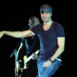 Enrique Iglesias durante su concierto en el Starlite Festival 2013