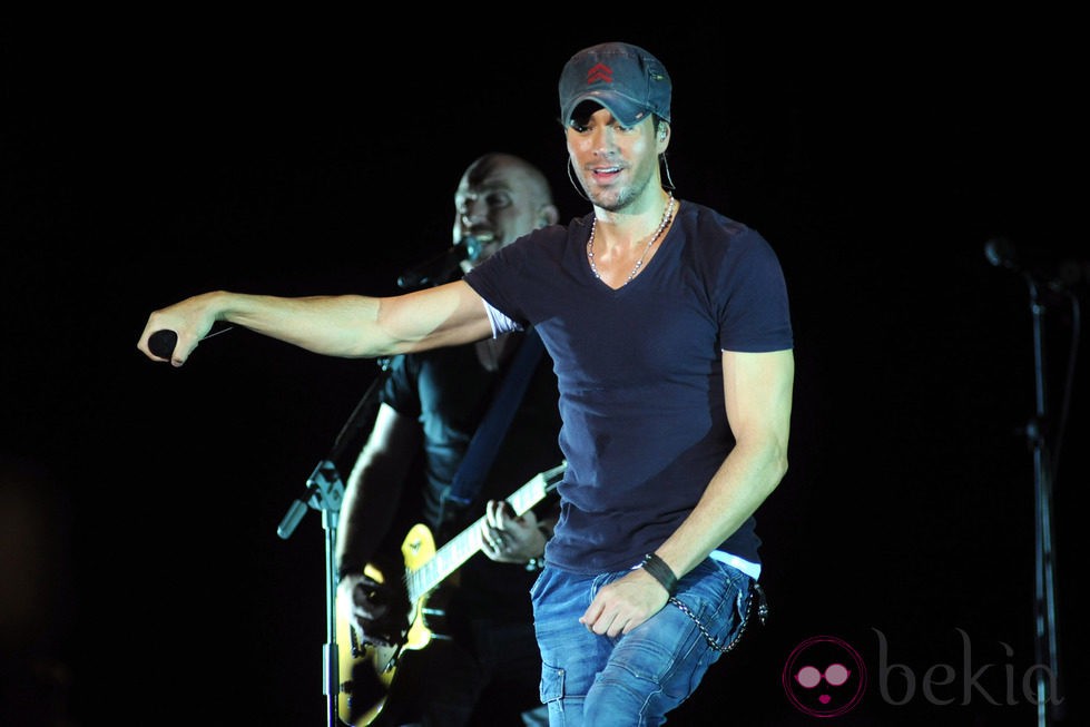 Enrique Iglesias durante su concierto en el Starlite Festival 2013