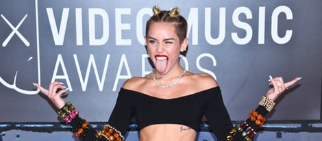 Miley Cyrus, rebelde en la alfombra roja de los MTV VMA 2013