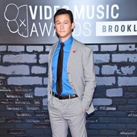 Joseph Gordon-Levitt en la alfombra roja de los MTV VMA 2013