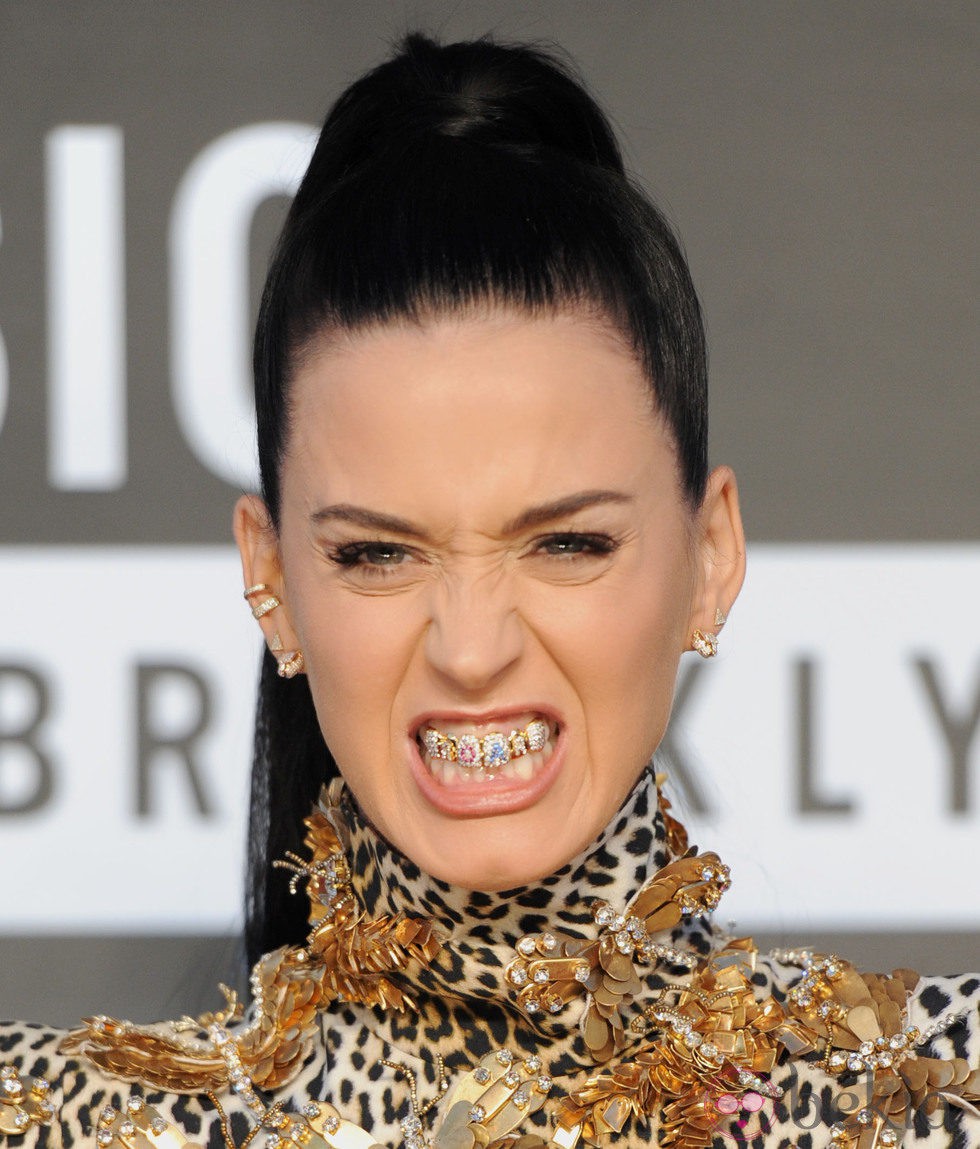 El 'rugido' en los dientes de Katy Perry en los MTV VMA 2013