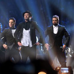 Justin Timberlake actuando junto a 'N Sync en los MTV VMA 2013