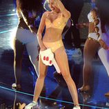 Miley Cyrus muy sexy cantando en los MTV VMA 2013