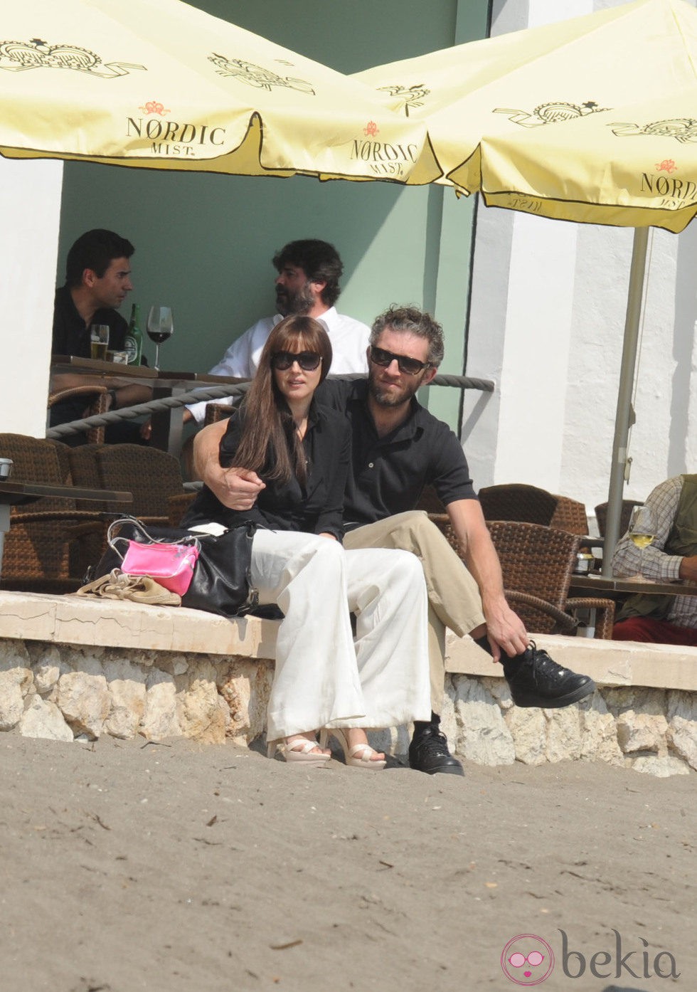 Monica Bellucci y Vincent Cassel abrazados en Málaga