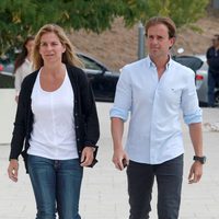 Arantxa Sánchez Vicario y José Santacana en el funeral de Alvaro Bultó