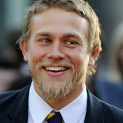 Charlie Hunnam presenta la cuarta temporada de 'Hijos de la anarquía'