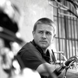 Charlie Hunnam en una imagen promocional de 'Hijos de la anarquía'