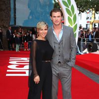 Elsa Pataky y Chris Hemsworth en el estreno de 'Rush'