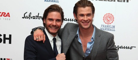 Chris Hemsworth y Daniel Brühl en el estreno de 'Rush'