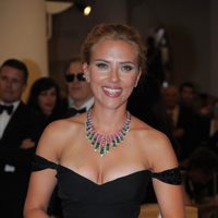 Scarlett Johansson, radiante en el estreno de 'Under the Skin' en la Mostra de Venecia 2013