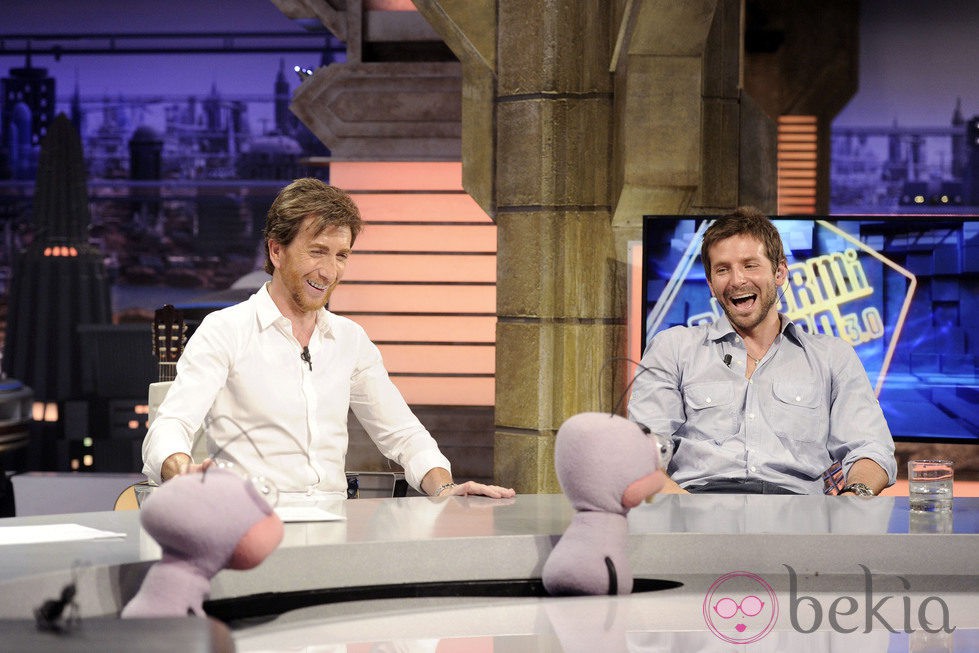 Pablo Motos y Bradley Cooper en 'El Hormiguero'