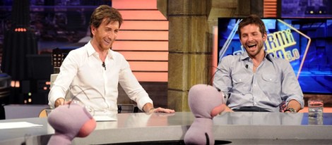 Pablo Motos y Bradley Cooper en 'El Hormiguero'