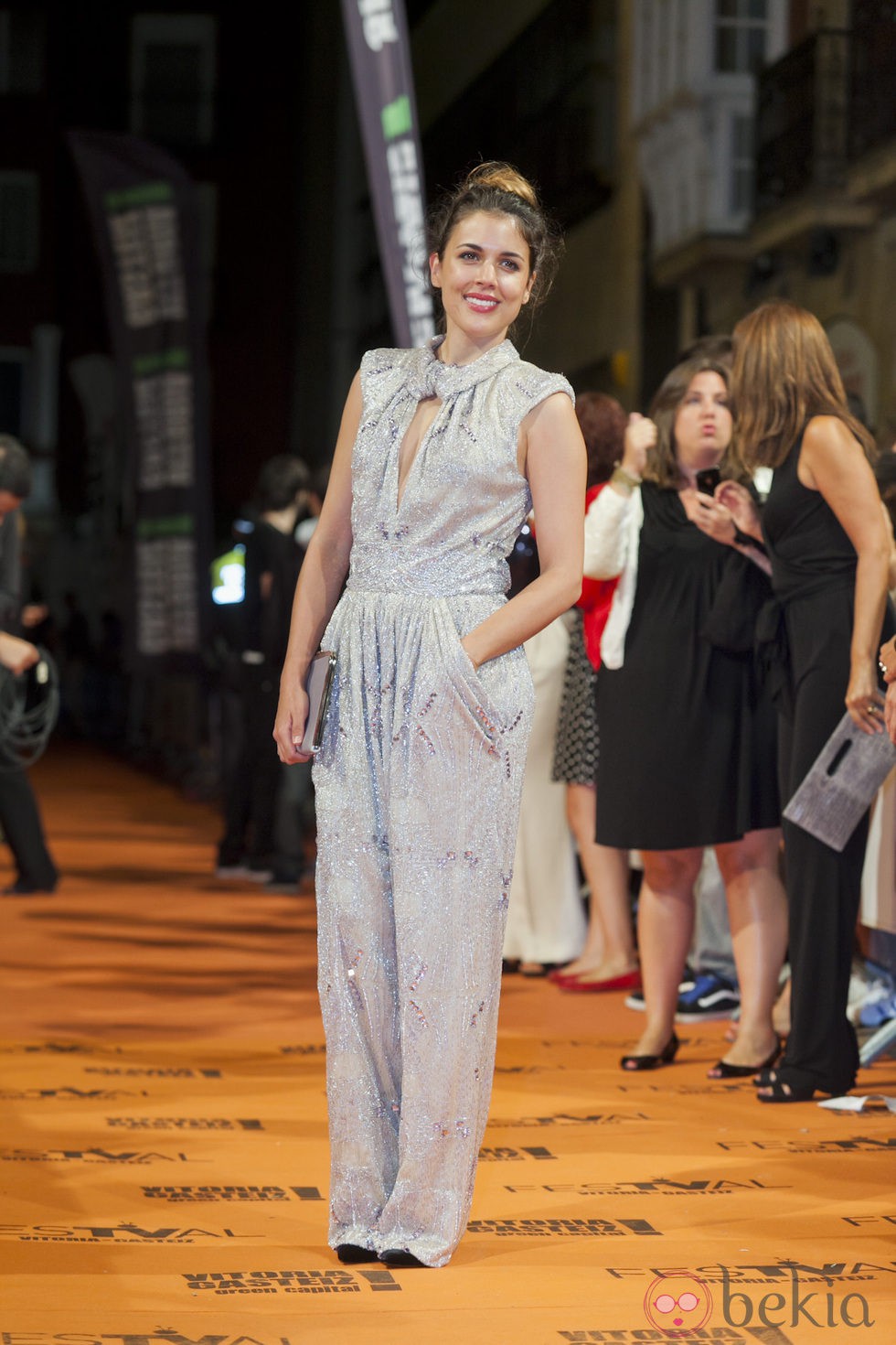 Adriana Ugarte en el estreno de 'El Tiempo entre Costuras' en el FesTVal de Vitoria 2013