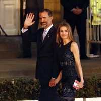 Los Príncipes Felipe y Letizia cogidos de la mano en la gala inaugural del 125 congreso del COI en Buenos Aires