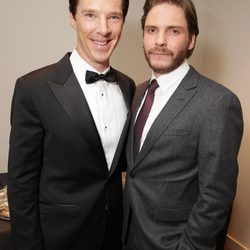 Benedict Cumberbatch y Daniel Brühl en el estreno de 'El quinto poder (Dentro de Wikileaks)' en el Festival Internacional de Cine de Toronto 2013