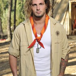 Jeyko posando como explorador del 'Campamento de verano' de Telecinco