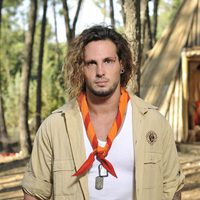 Jeyko posando como explorador del 'Campamento de verano' de Telecinco