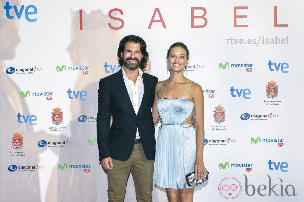 Rodolfo Sancho y Michelle Jenner en el estreno de la segunda temporada de 'Isabel' en Granada