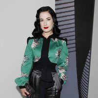 Dita von Teese en el desfile primavera/verano 2014 de Carolina Herrera en la Semana de la Moda de Nueva York 