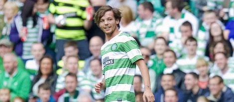 Louis Tomlinson jugando para el Celtic XI