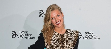 Toni Garrn en una cena benéfica de la Fundación Novak Djokovic