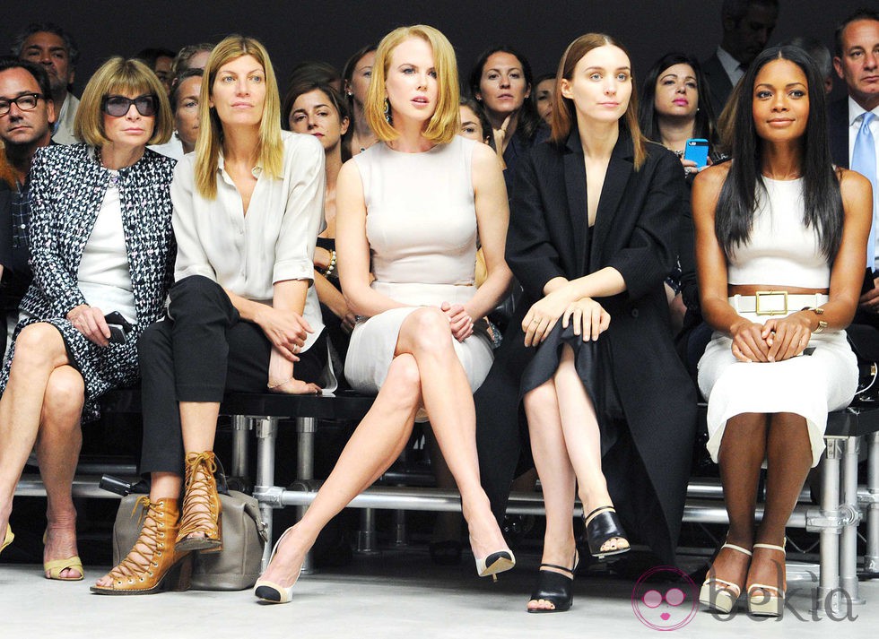 Anna Wintour, Nicole Kidman y Rooney Mara en el desfile primavera/verano 2014 de Calvin Klein en la Semana de la Moda de Nueva York