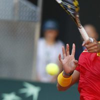 Rafal Nadal jugando la eliminatoria entre España y Ucrania en la Copa Davis 2013