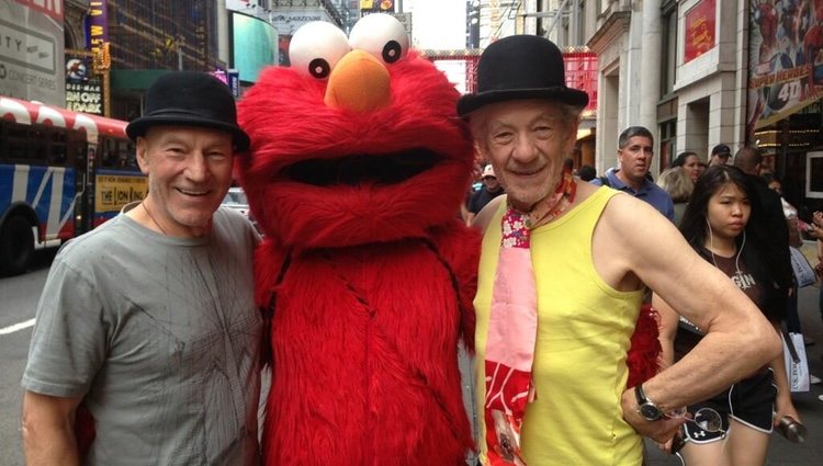 Patrick Stewart, Elmo e Ian McKellen en Nueva York