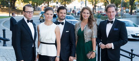 Daniel, Victoria, Carlos Felipe y Magdalena de Suecia con Christopher O' Neill en el Jubileo del Rey