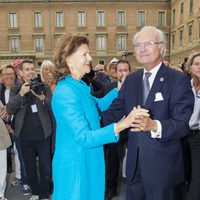 Los Reyes de Suecia bailando en el Jubileo del Rey Carlos Gustavo de Suecia