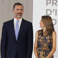 Los Príncipes Felipe y Letizia, muy cómplices en un acto en Valencia